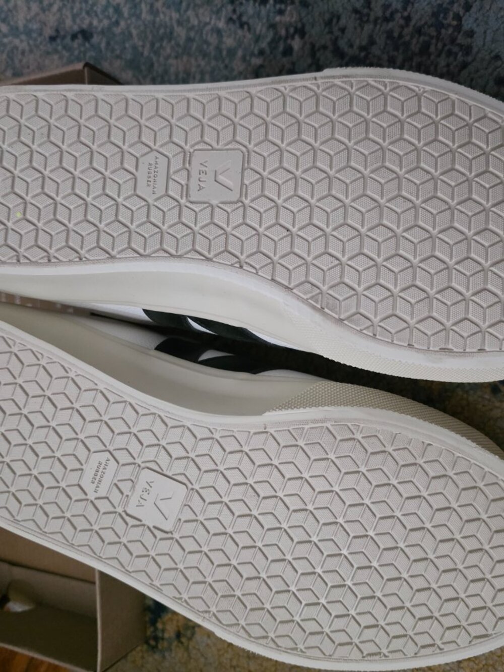Veja Campo Size 9 - Picture 3 of 5